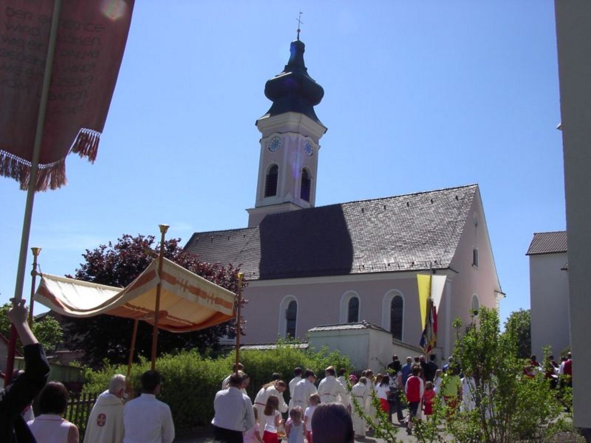 Katholische Kirche an Fronleichnam
