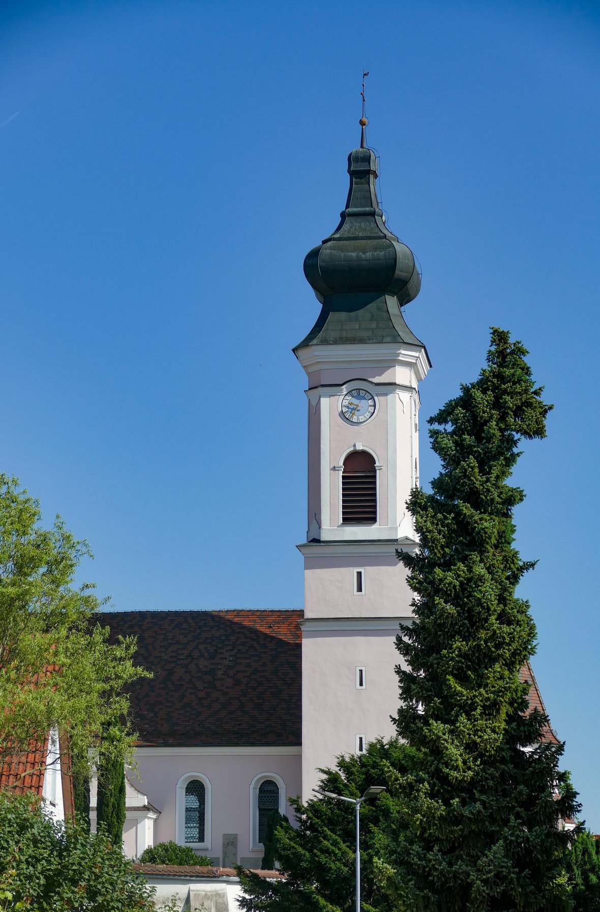 Katholische Kirche St. Leodegar Katholische Kirche St. Leodegar